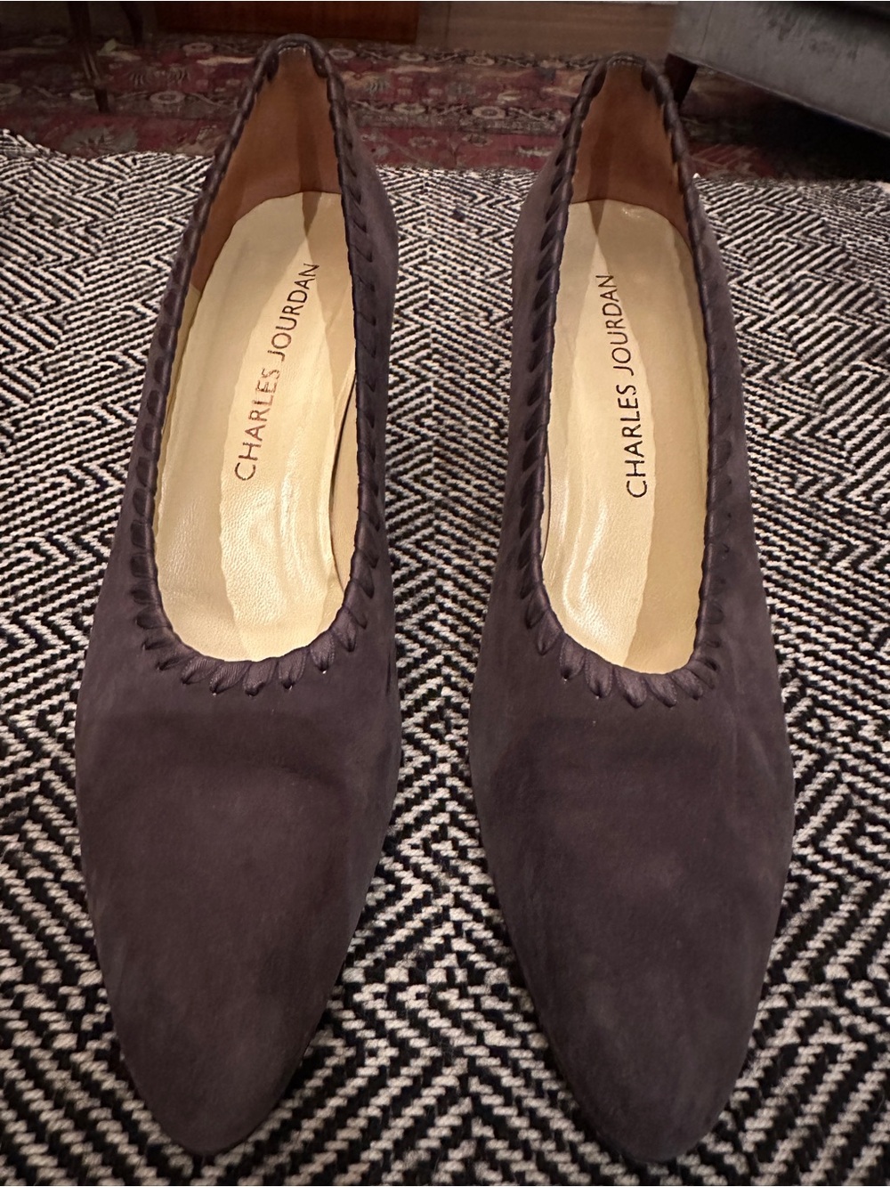 Charles Jourdan Grey Suede Pointed Pumps - Picture 2 of 5